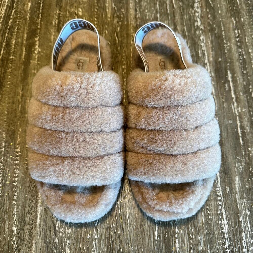 UGG Fluff Yeah Slide Shoes Women’s Size 8 Sheepskin Furry Slippers Sandals Tan